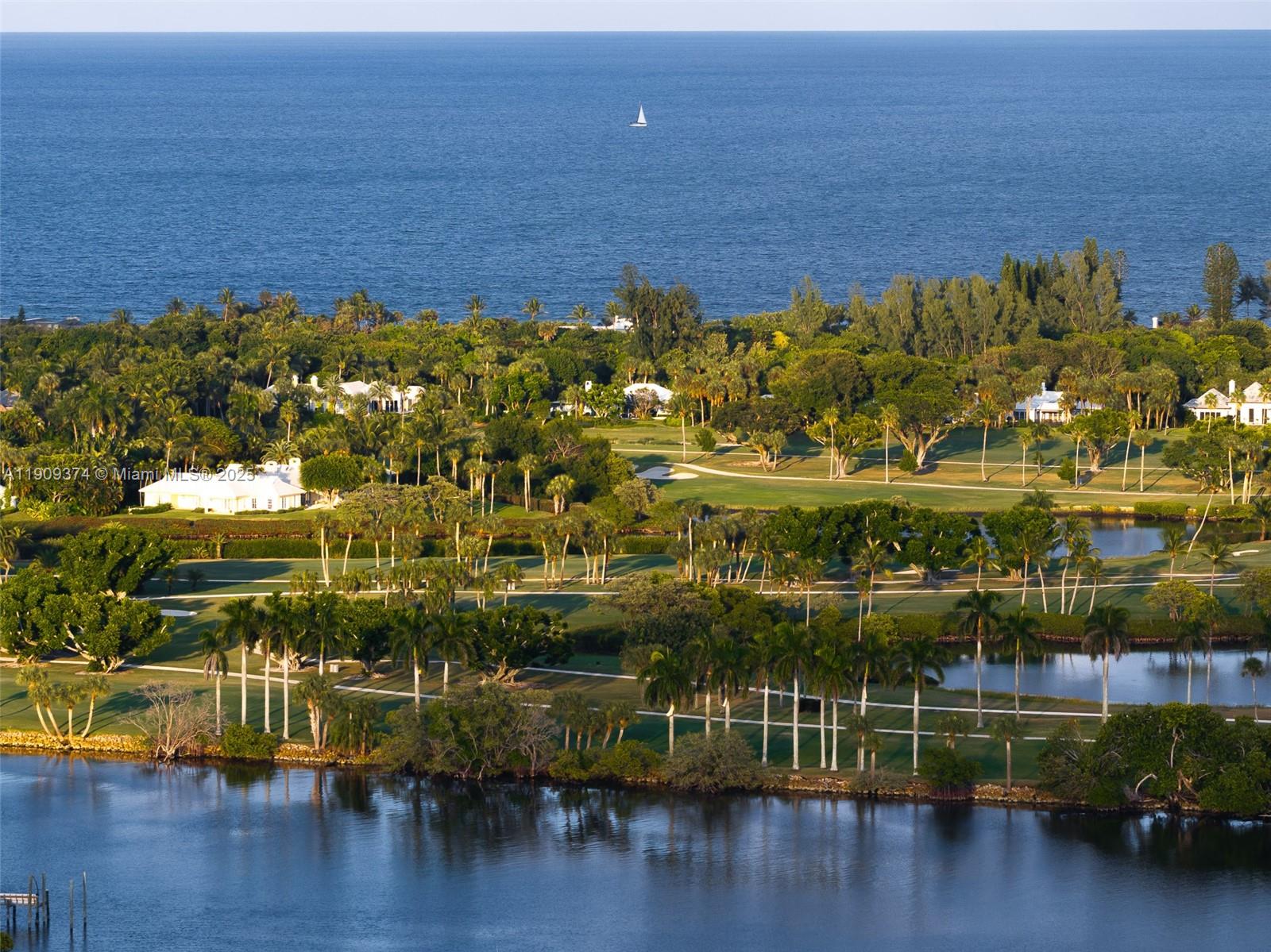 18 Gomez Rd Jupiter Island, FL 33455