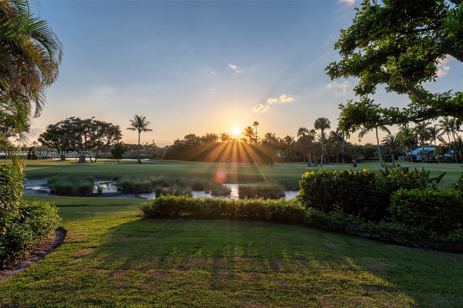 18 Gomez Rd Jupiter Island, FL 33455