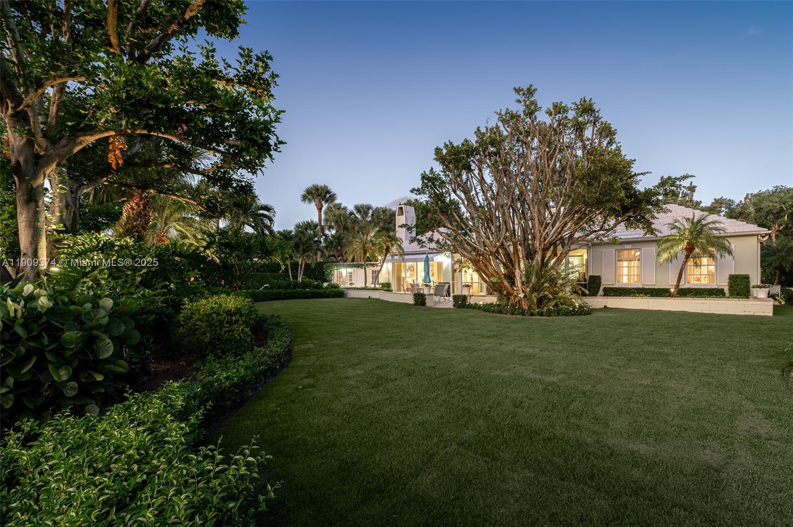 18 Gomez Rd Jupiter Island, FL 33455