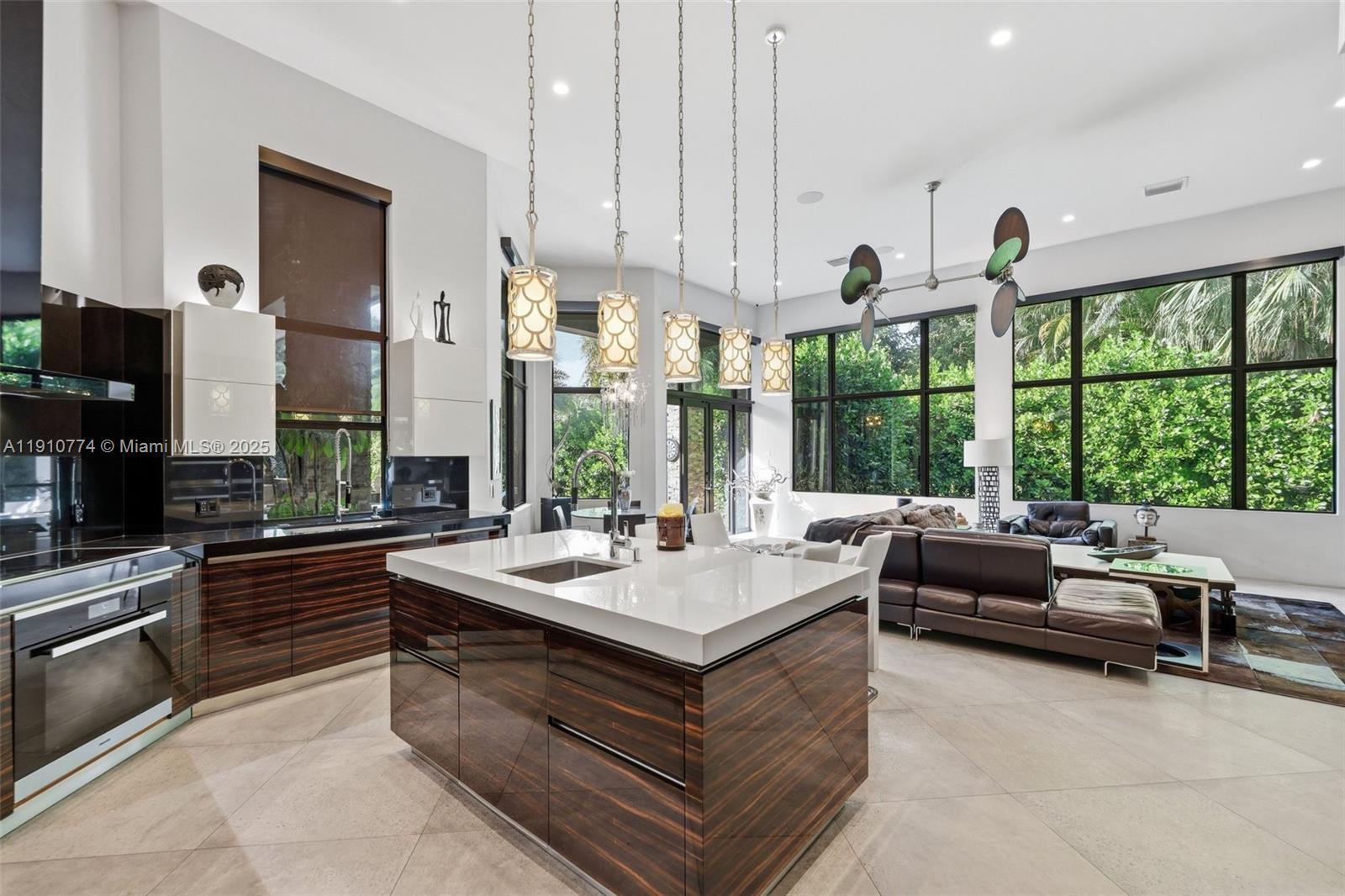 12321 NW 2nd St Plantation, FL 33325