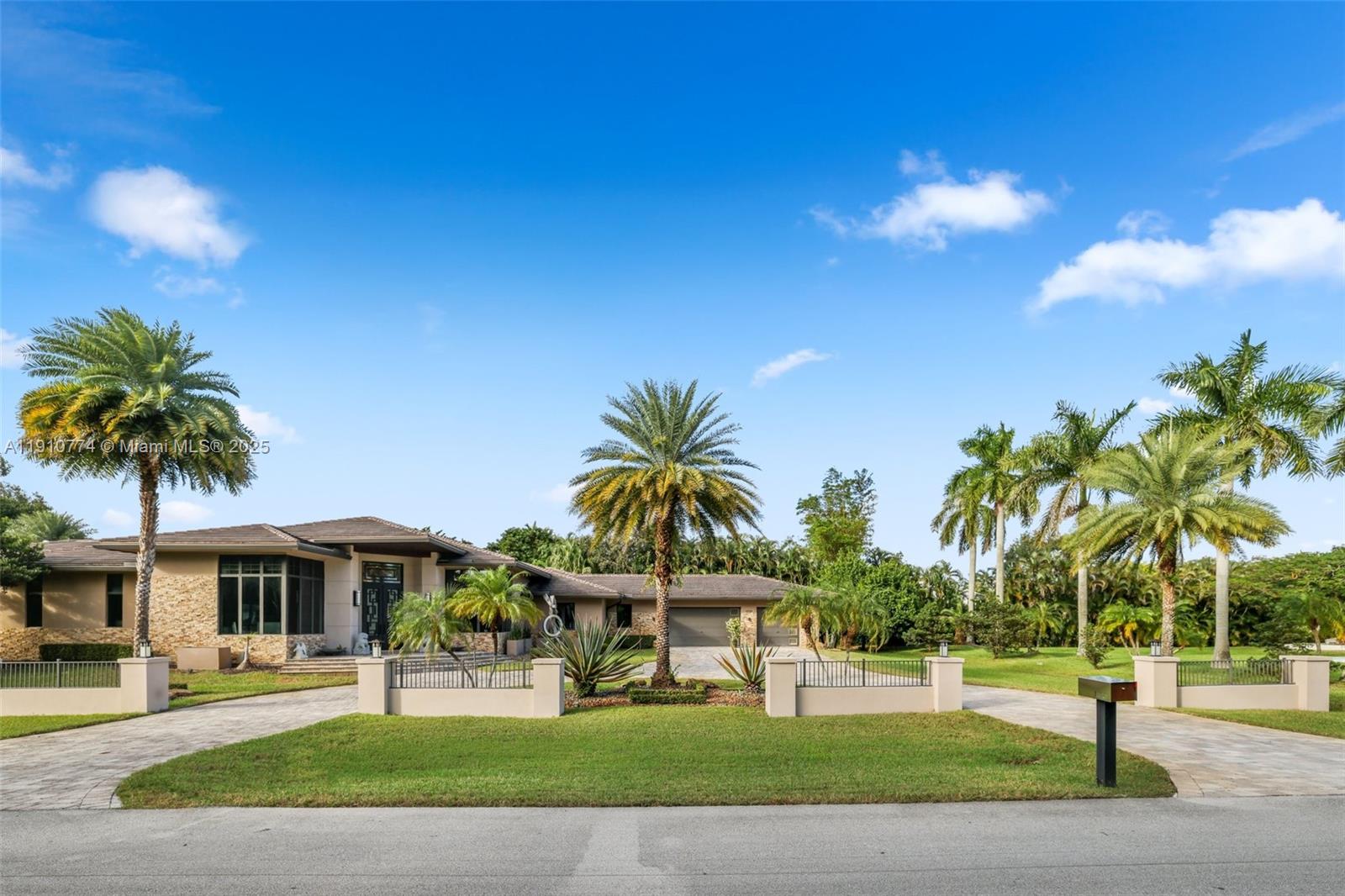 12321 NW 2nd St Plantation, FL 33325