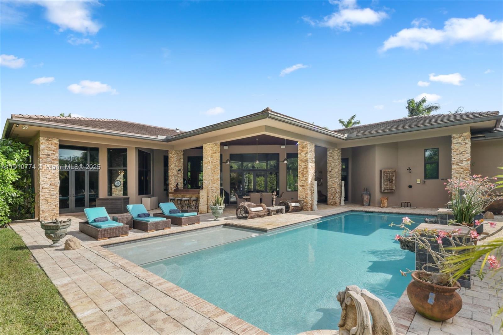 12321 NW 2nd St Plantation, FL 33325