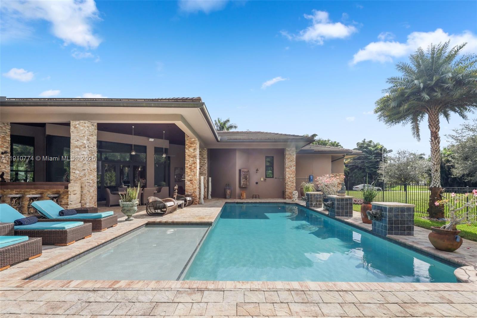 12321 NW 2nd St Plantation, FL 33325