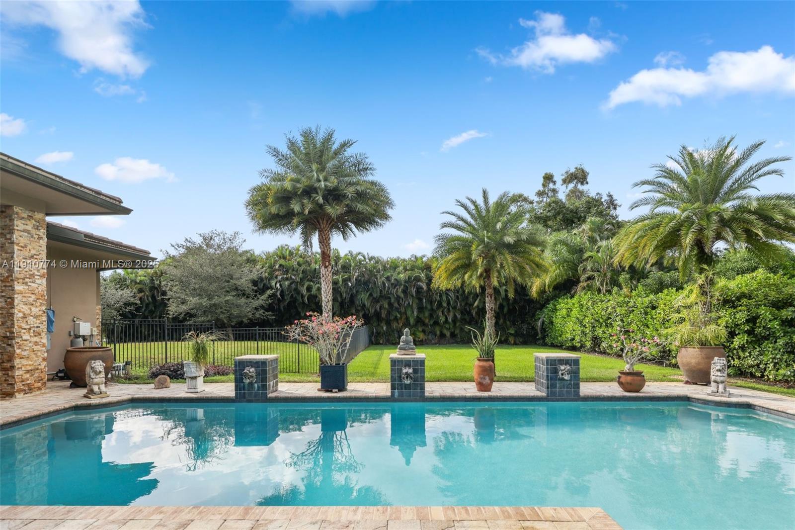 12321 NW 2nd St Plantation, FL 33325