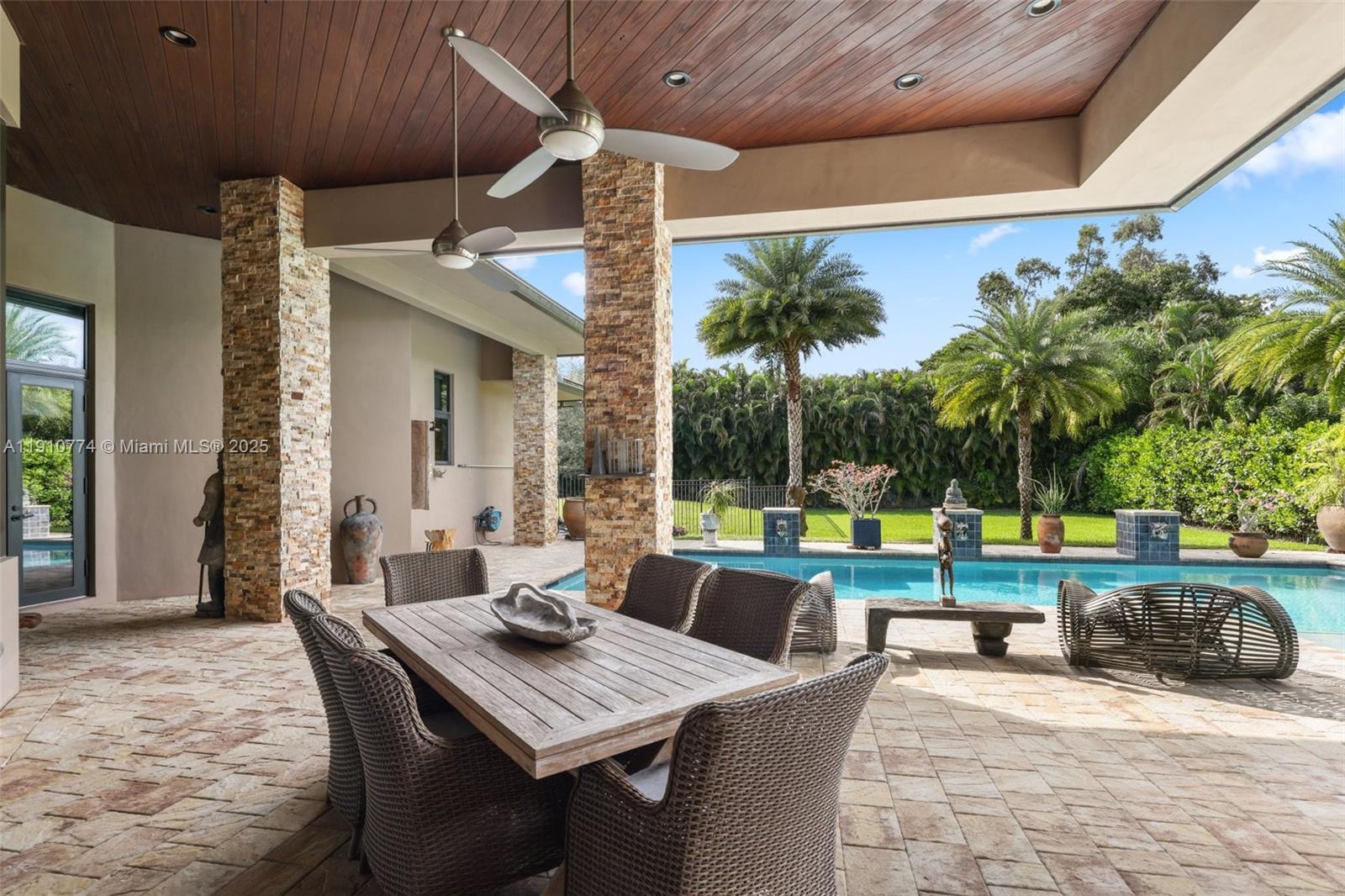 12321 NW 2nd St Plantation, FL 33325