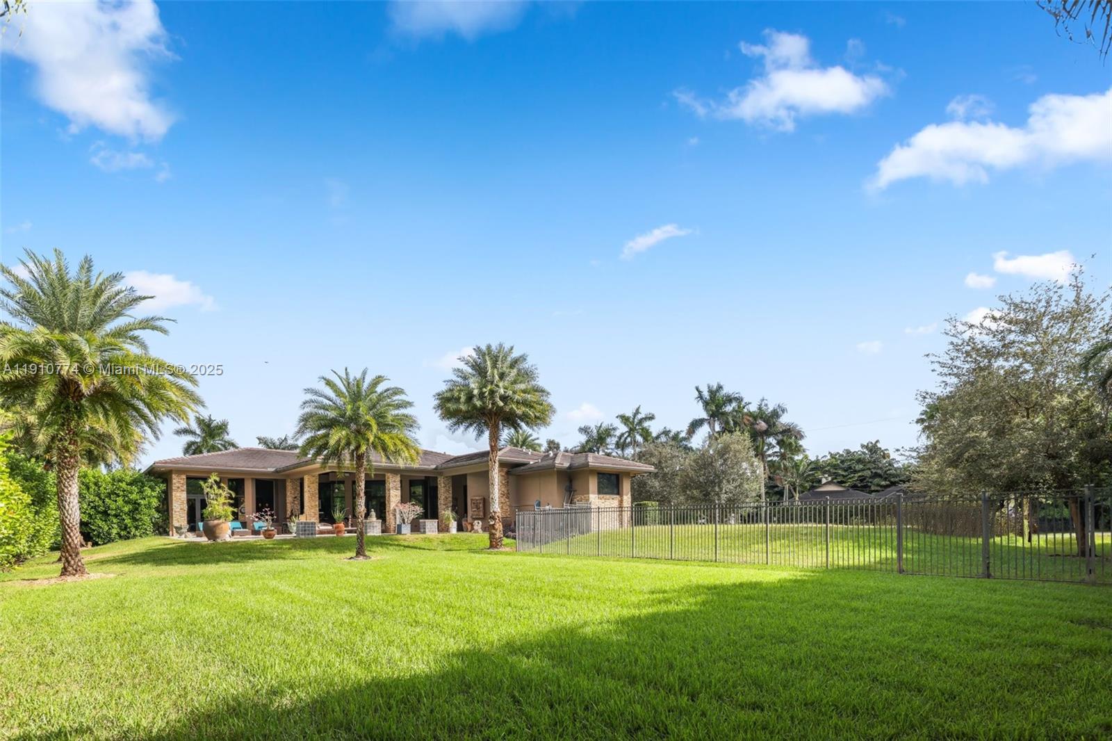 12321 NW 2nd St Plantation, FL 33325