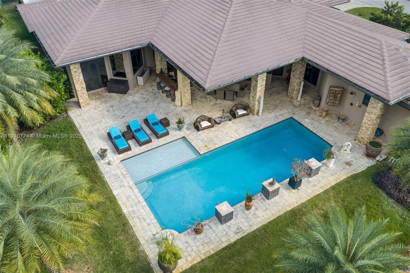 12321 NW 2nd St Plantation, FL 33325