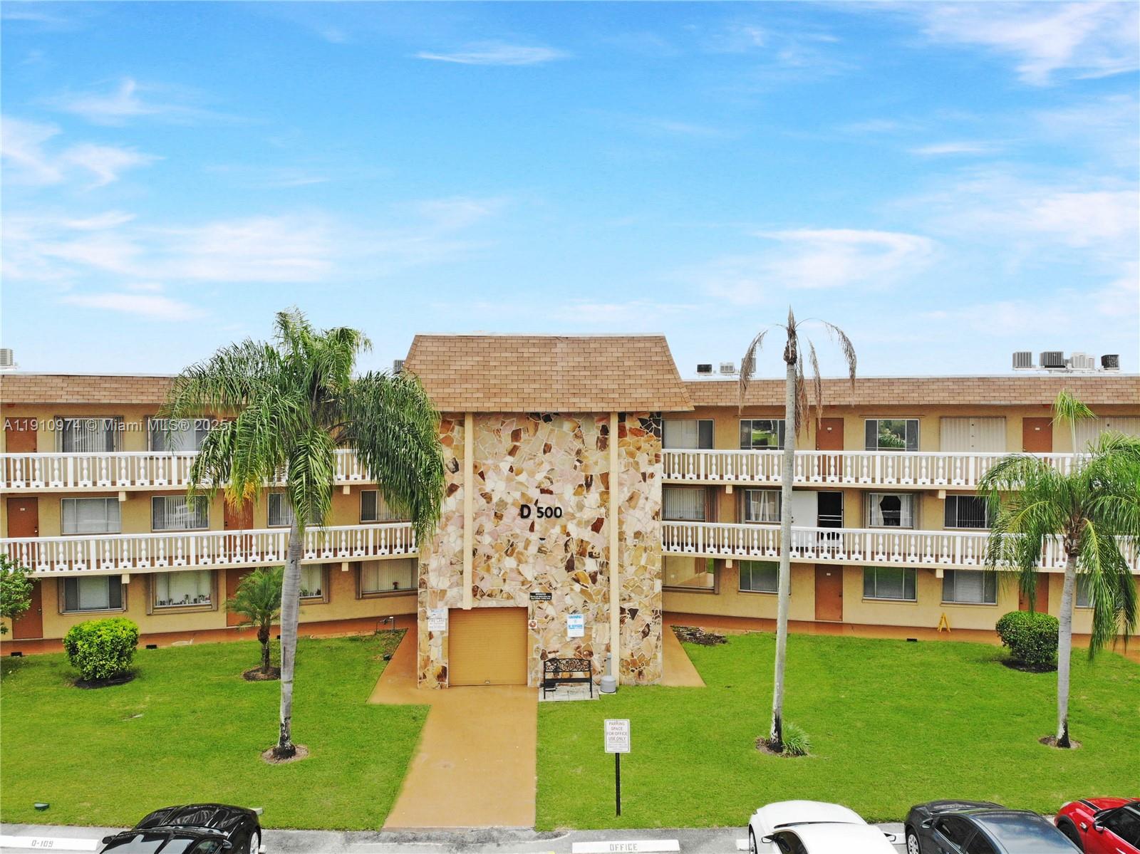 500 W Village Grn Cir W #203