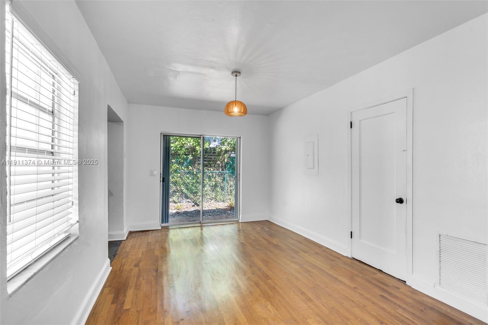 10 Century Ln Miami Beach, FL 33139