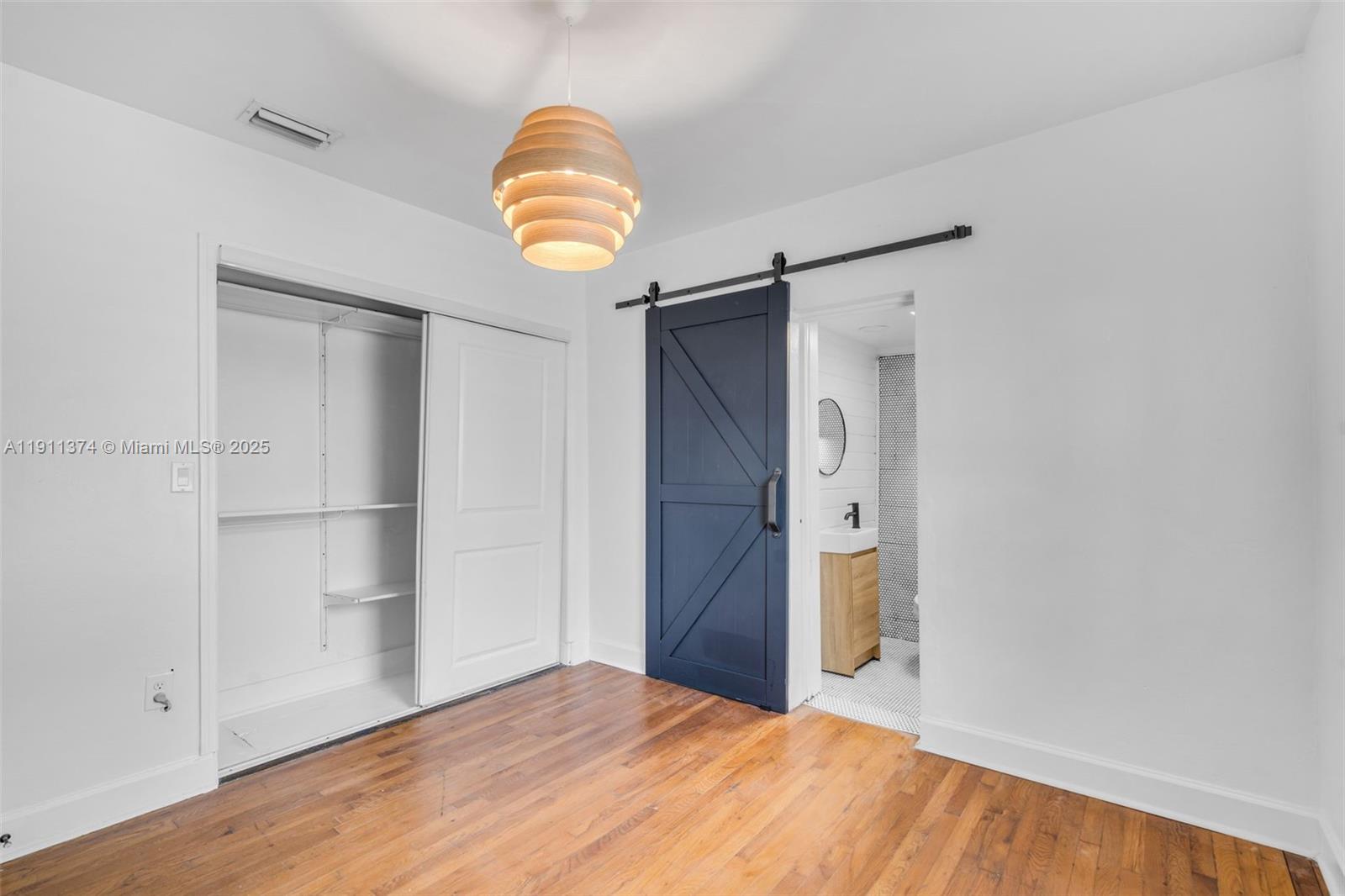 10 Century Ln Miami Beach, FL 33139