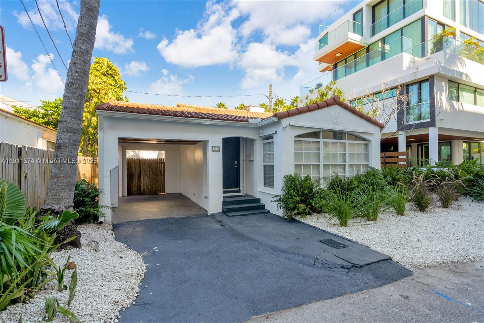 10 Century Ln Miami Beach, FL 33139