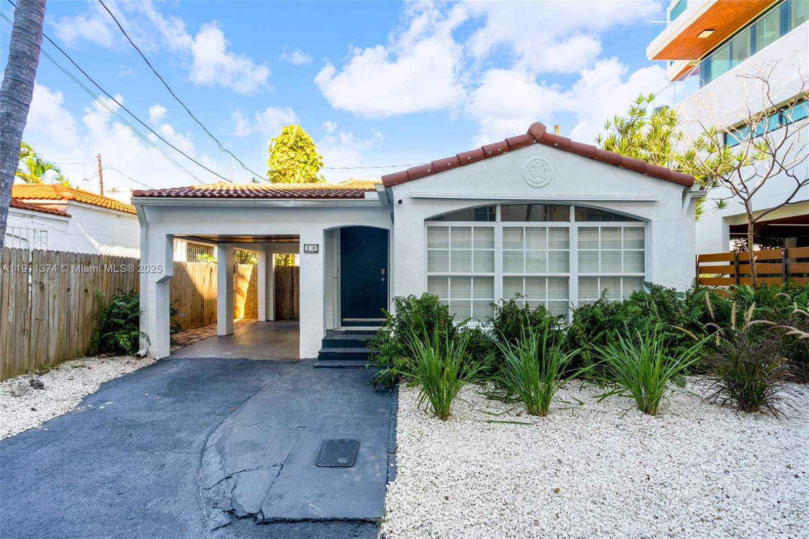 10 Century Ln Miami Beach, FL 33139