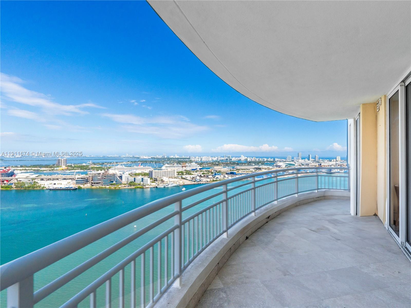 848 Brickell Key Dr #3904