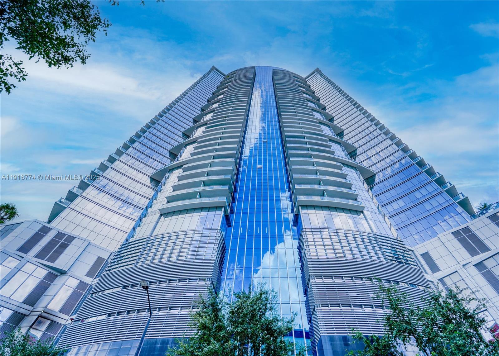 image Paramount Miami Worldcent62