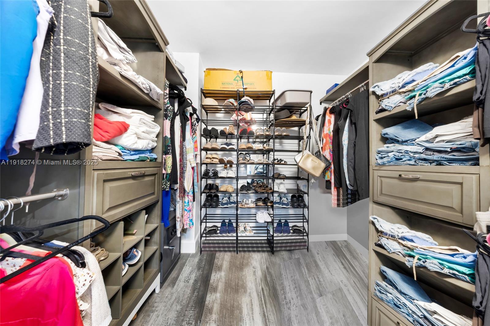 400 Leslie Dr #1014 Hallandale Beach, FL 33009