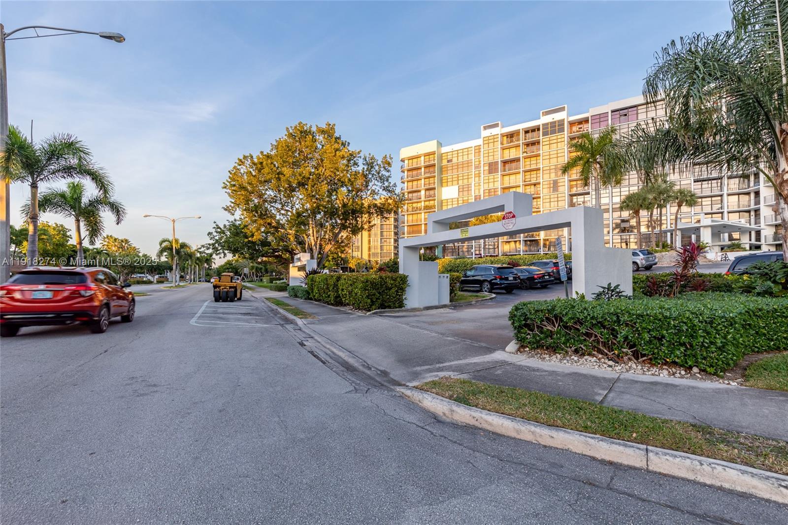 400 Leslie Dr #1014 Hallandale Beach, FL 33009