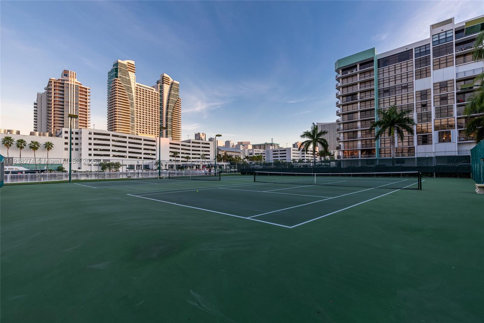 400 Leslie Dr #1014 Hallandale Beach, FL 33009