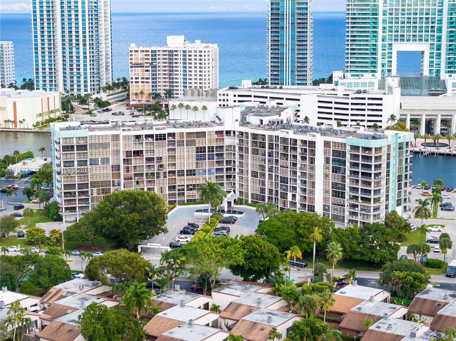 400 Leslie Dr #1014 Hallandale Beach, FL 33009