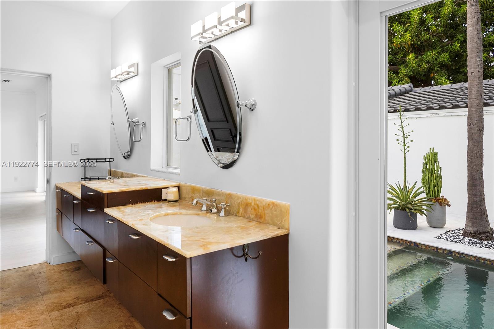 5181 La Gorce Dr Miami Beach, FL 33140