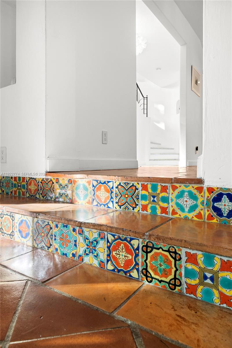 5181 La Gorce Dr Miami Beach, FL 33140