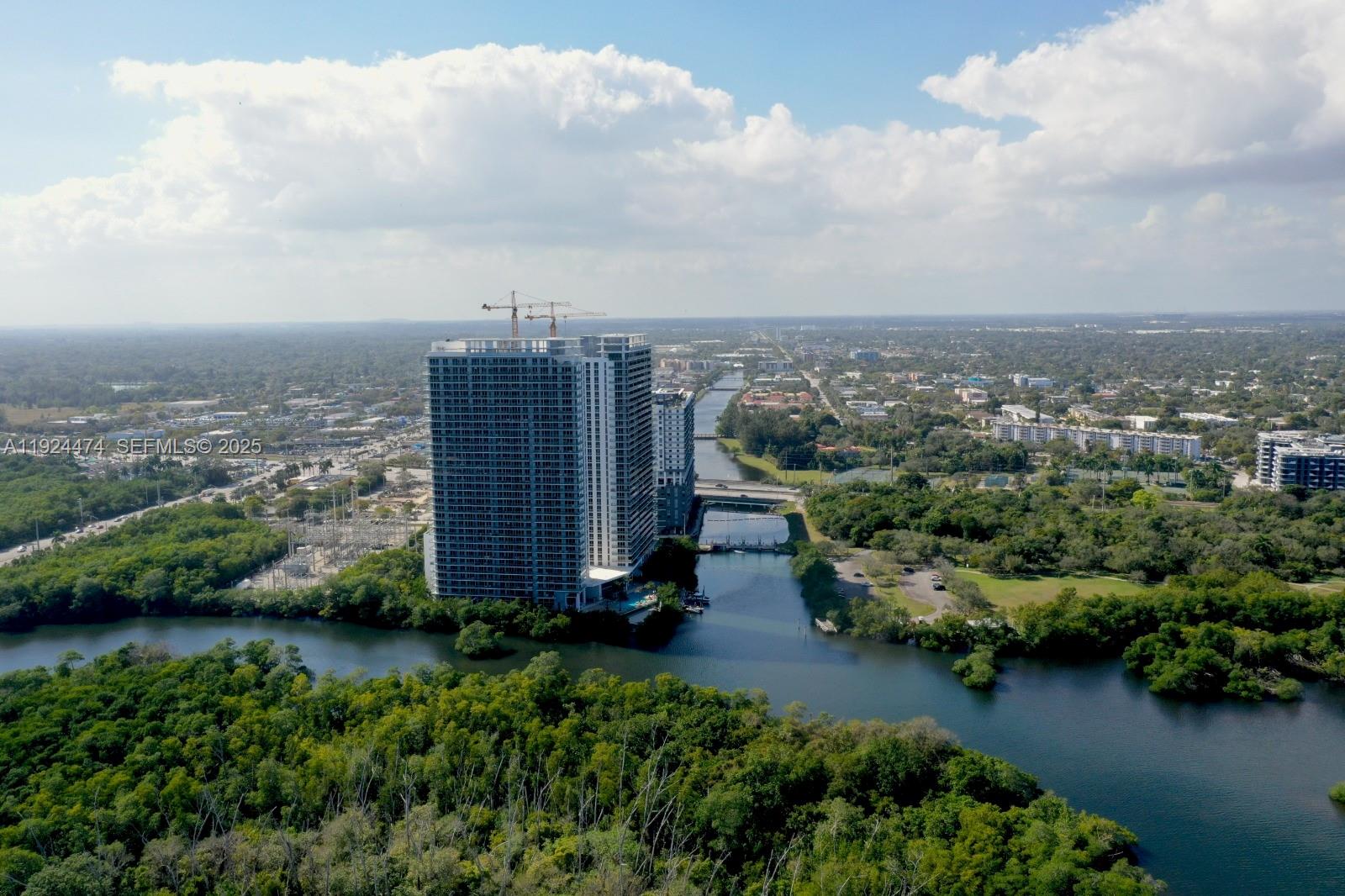 16570 NE 26th Ave #5G BOAT SLIP INCLUDED North Miami Beach, FL 33160