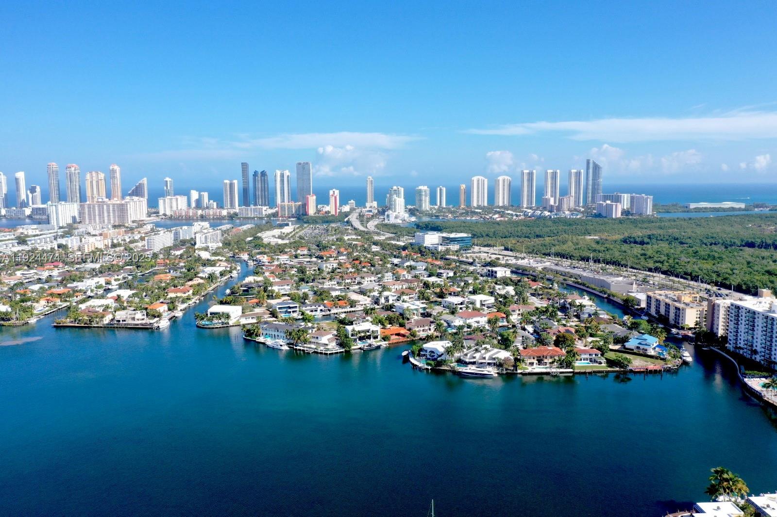 16570 NE 26th Ave #5G BOAT SLIP INCLUDED North Miami Beach, FL 33160