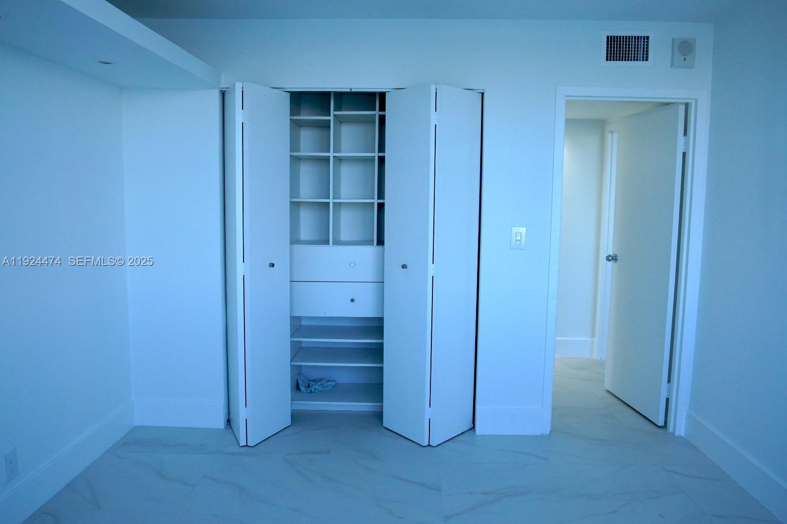 16570 NE 26th Ave #5G BOAT SLIP INCLUDED North Miami Beach, FL 33160