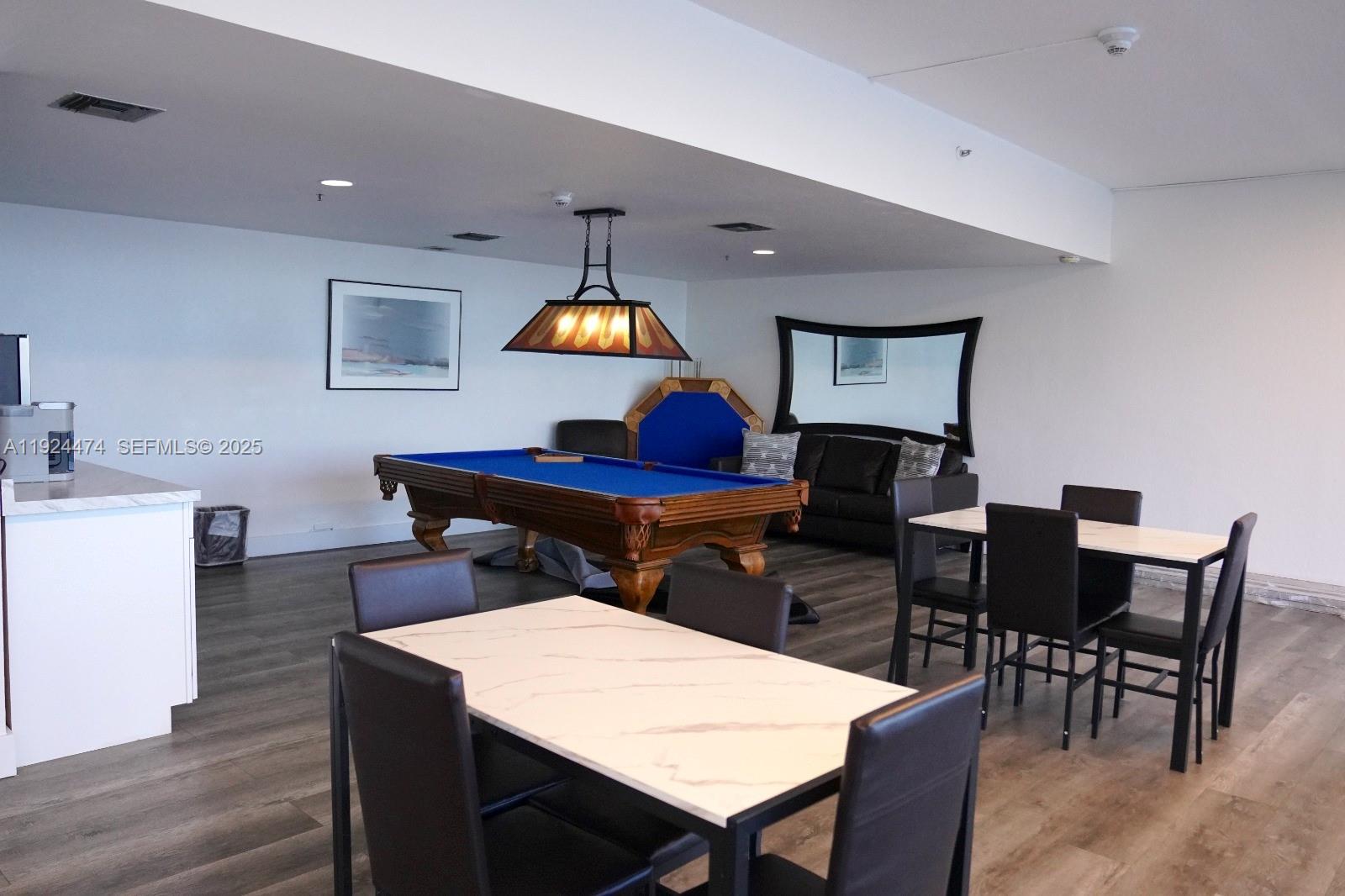 16570 NE 26th Ave #5G BOAT SLIP INCLUDED North Miami Beach, FL 33160