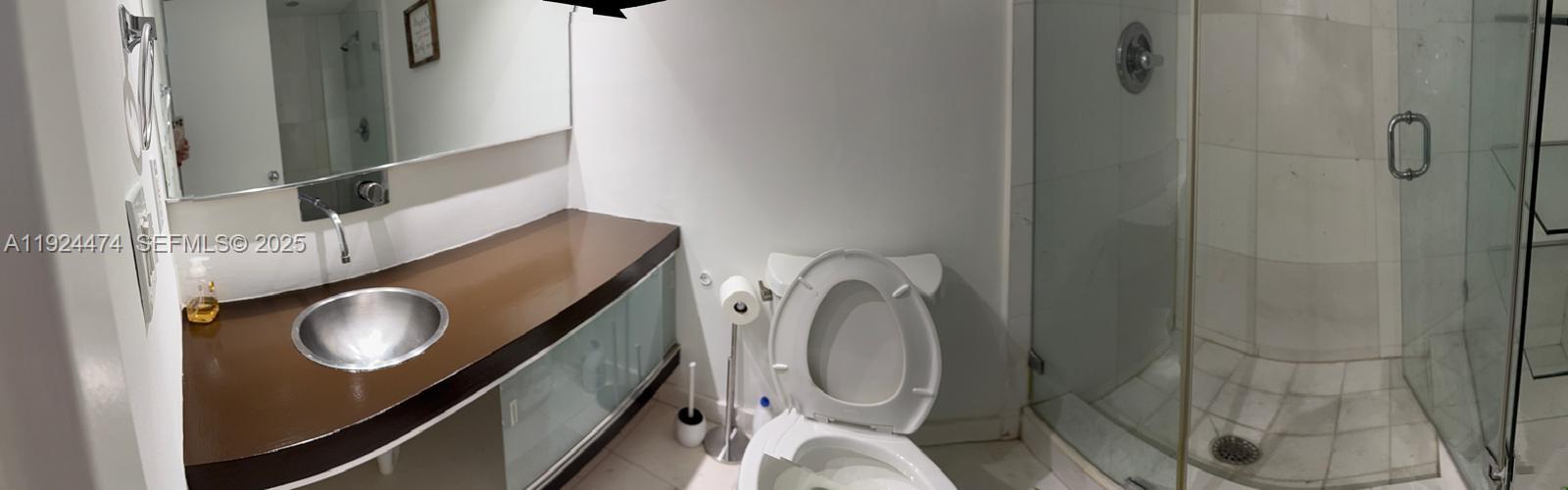 16570 NE 26th Ave #5G BOAT SLIP INCLUDED North Miami Beach, FL 33160