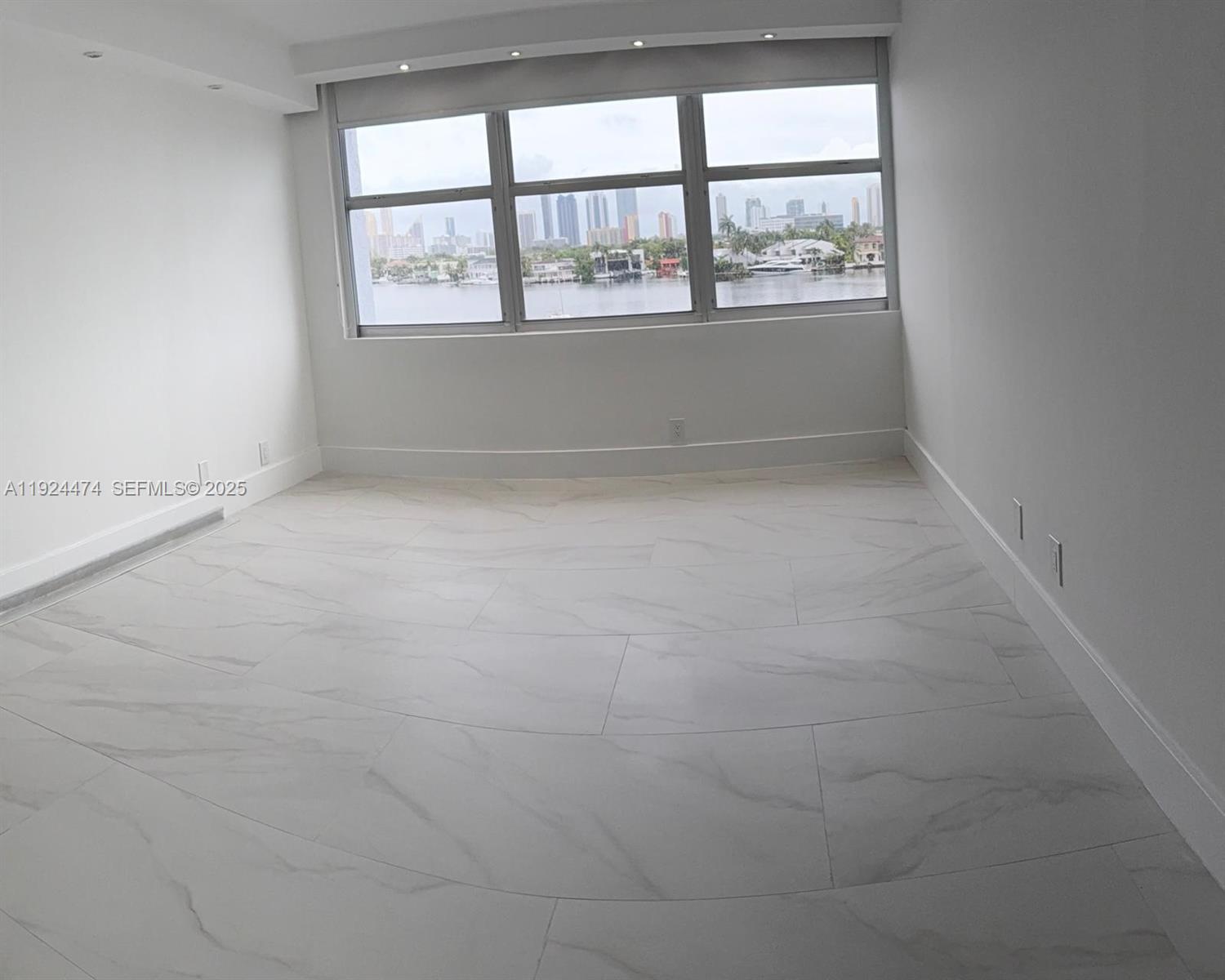 16570 NE 26th Ave #5G BOAT SLIP INCLUDED North Miami Beach, FL 33160