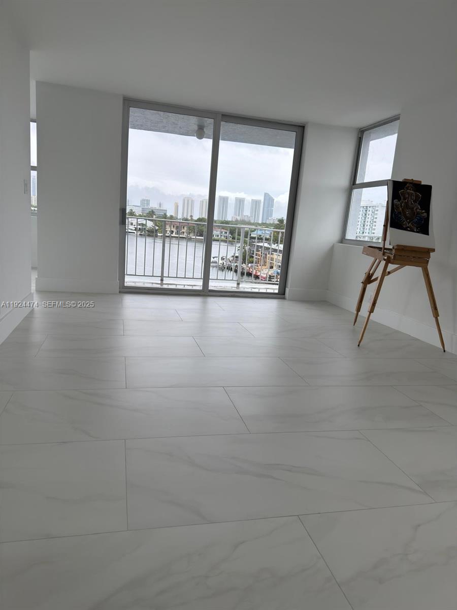 16570 NE 26th Ave #5G BOAT SLIP INCLUDED North Miami Beach, FL 33160