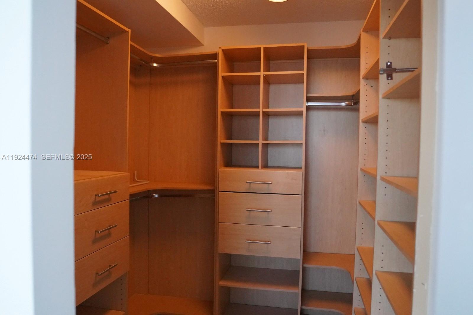 16570 NE 26th Ave #5G BOAT SLIP INCLUDED North Miami Beach, FL 33160