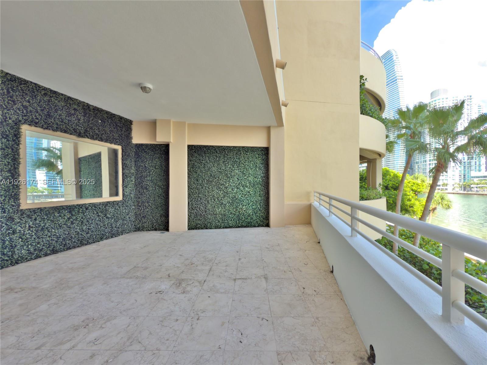 848 Brickell Key Dr #306 Miami, FL 33131