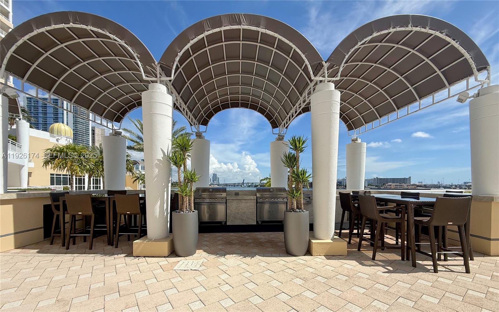 848 Brickell Key Dr #306 Miami, FL 33131