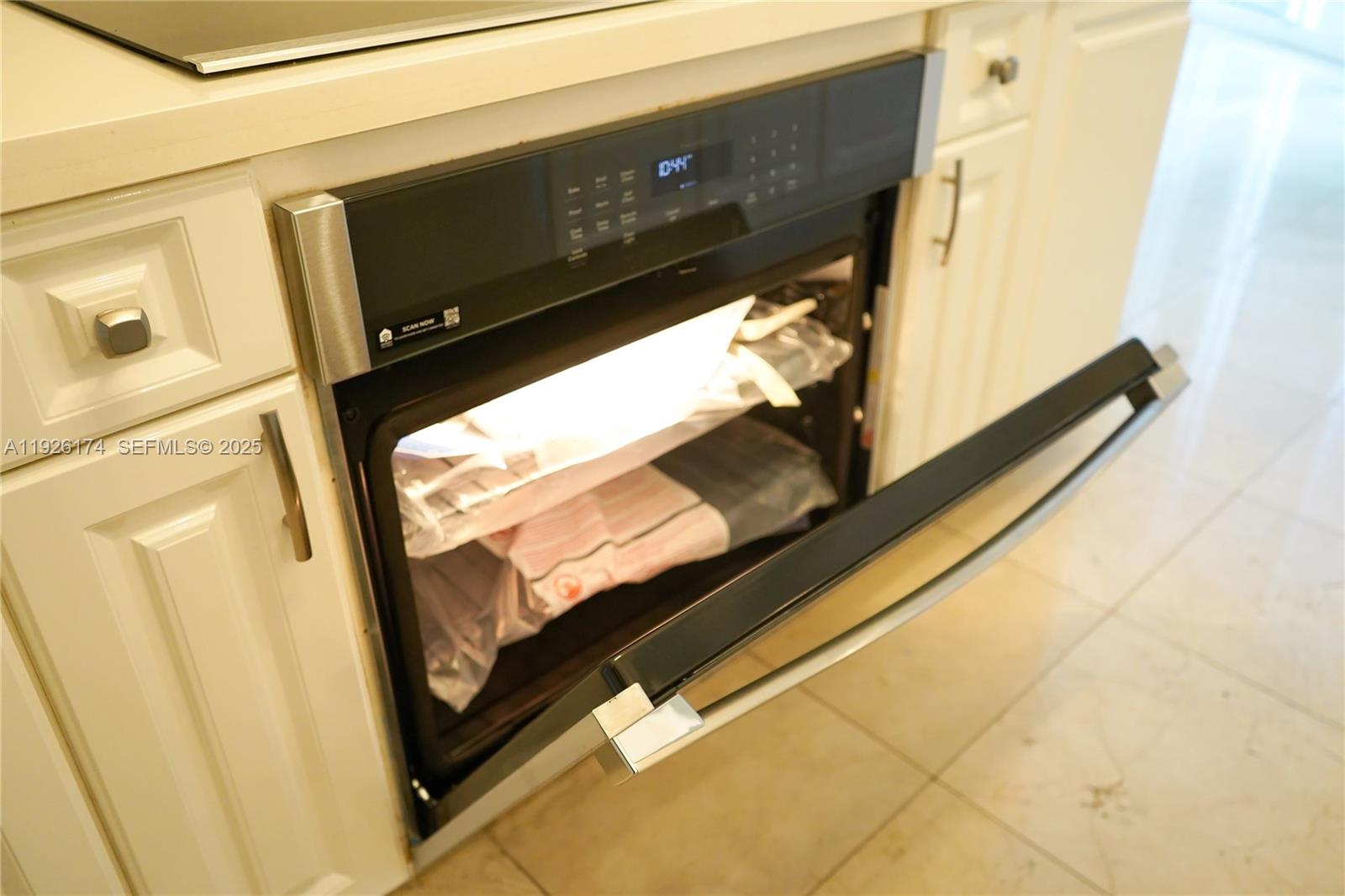 848 Brickell Key Dr #306 Miami, FL 33131