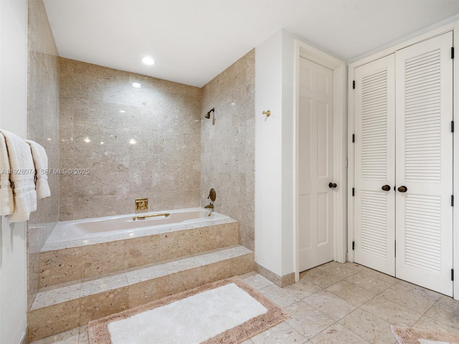 7947 Fisher Is Dr #7947 Miami Beach, FL 33109