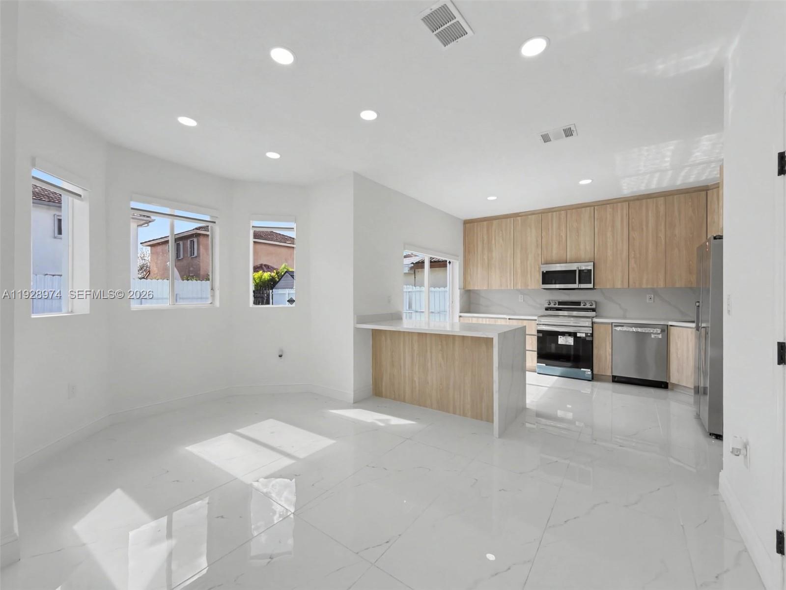 15064 SW 30th Ter Miami, FL 33185