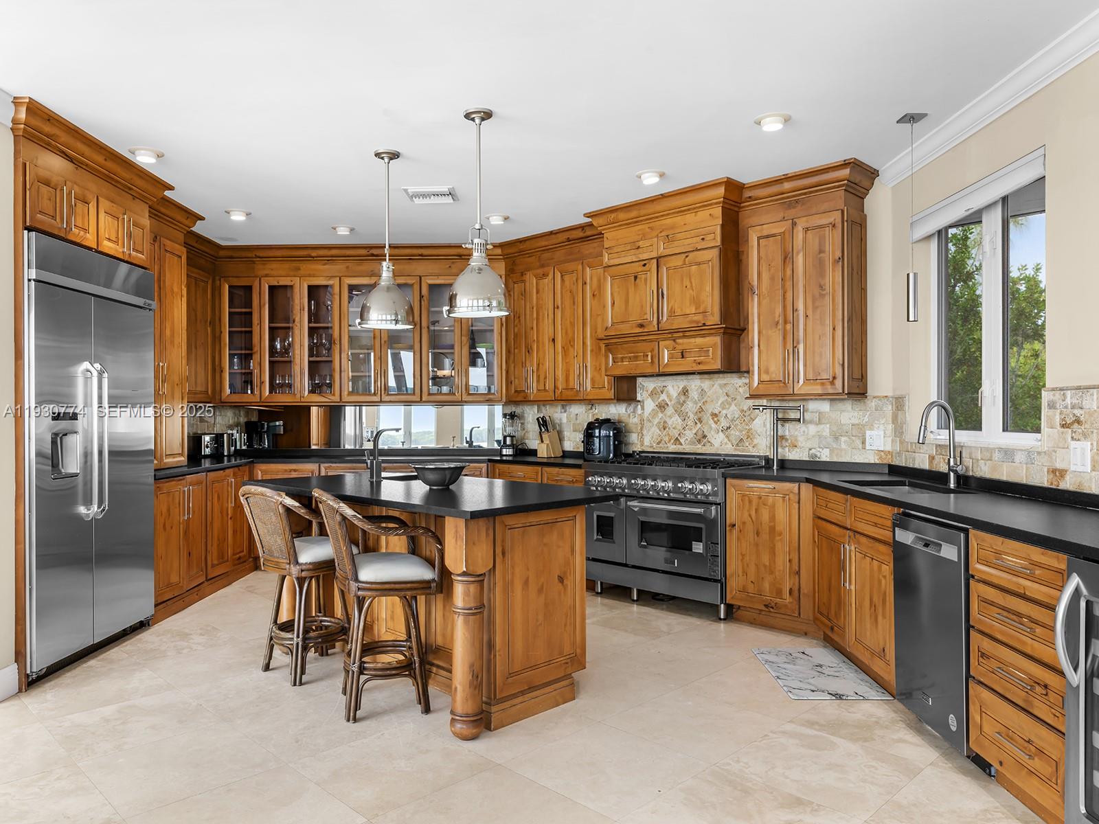 57 Garden Cv Dr Key Largo, FL 33037