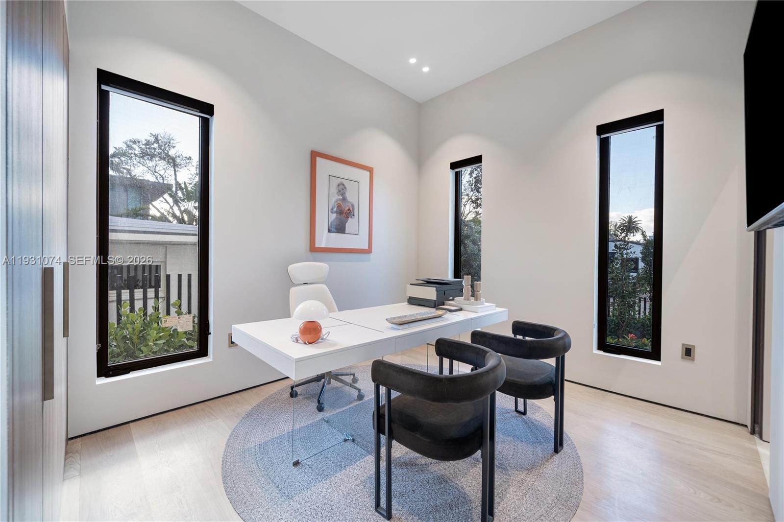 1045 W 47th Ct Miami Beach, FL 33140