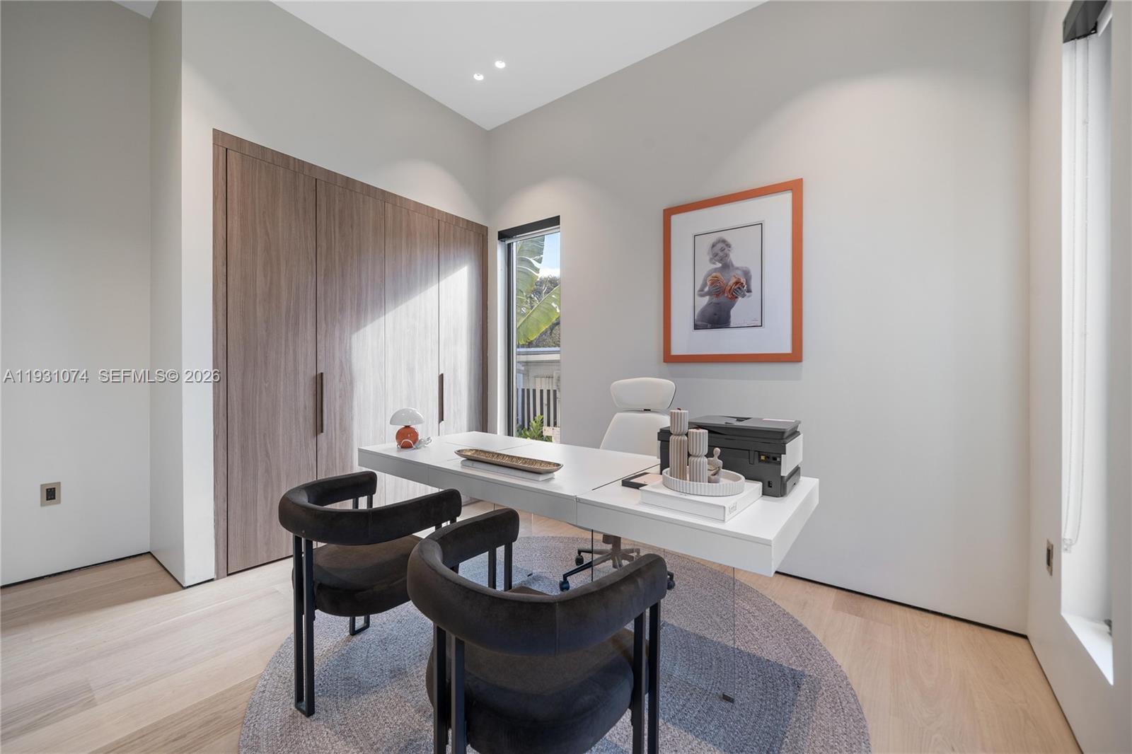 1045 W 47th Ct Miami Beach, FL 33140