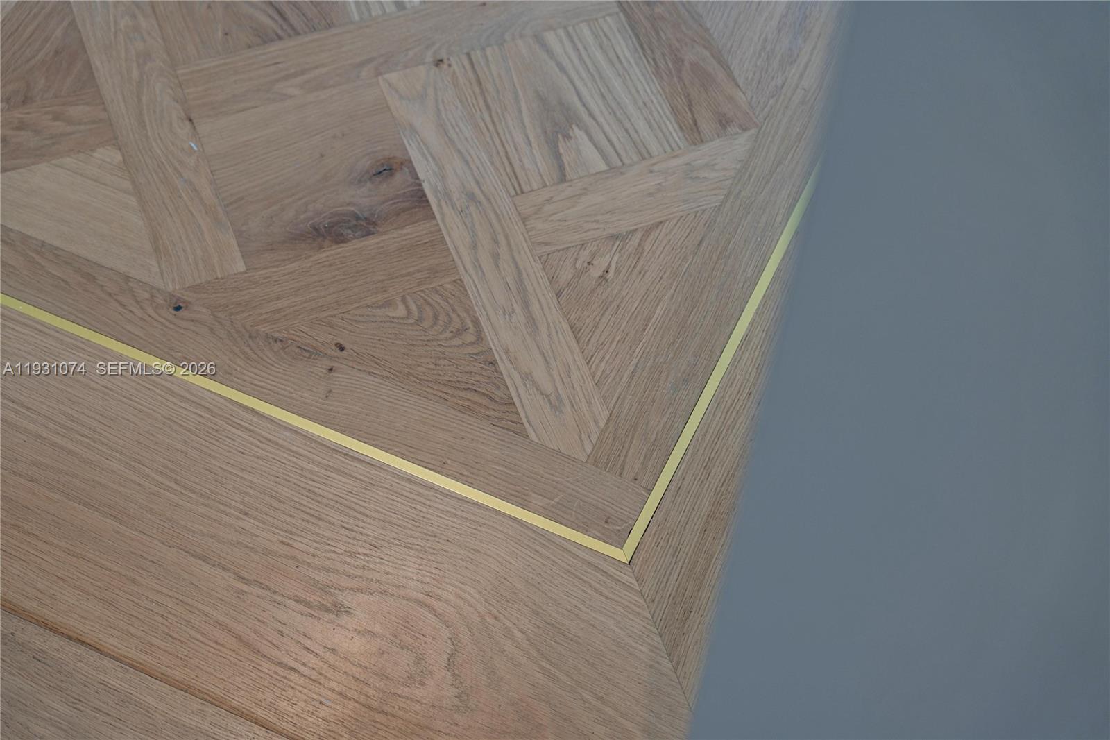 1045 W 47th Ct Miami Beach, FL 33140