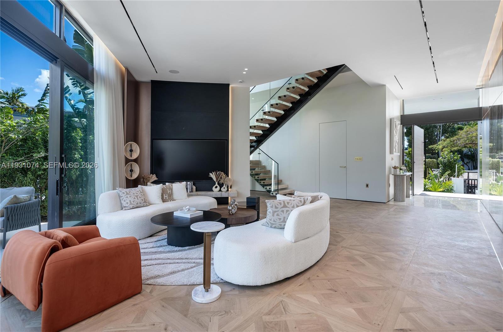 1045 W 47th Ct Miami Beach, FL 33140