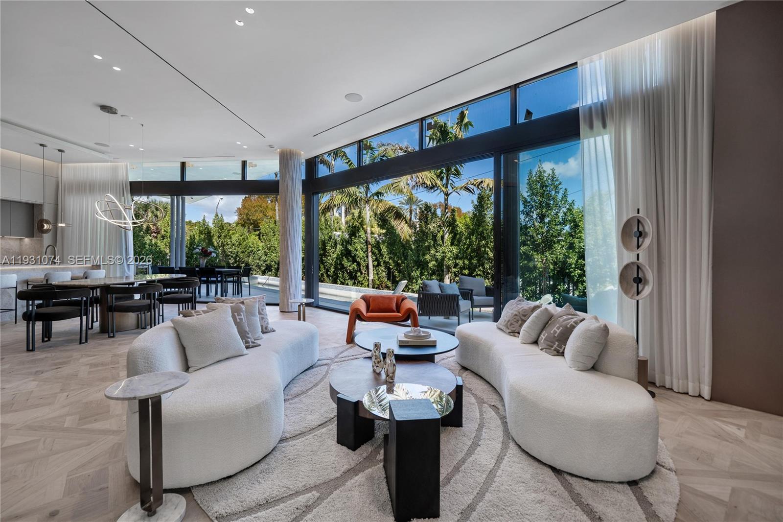 1045 W 47th Ct Miami Beach, FL 33140