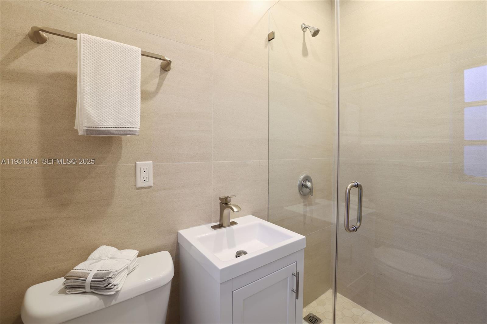 3760 Royal Palm Ave Miami Beach, FL 33140