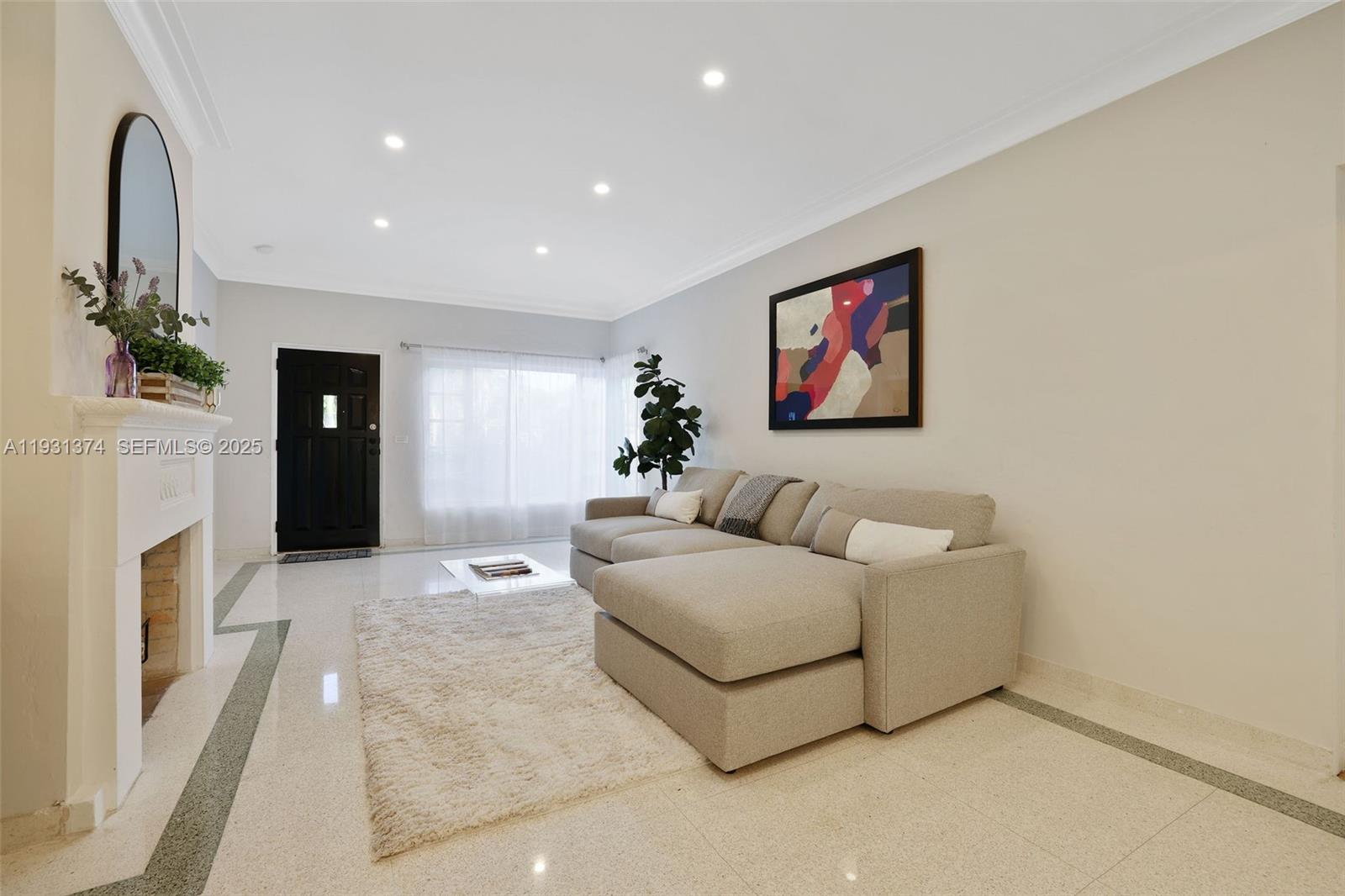 3760 Royal Palm Ave Miami Beach, FL 33140