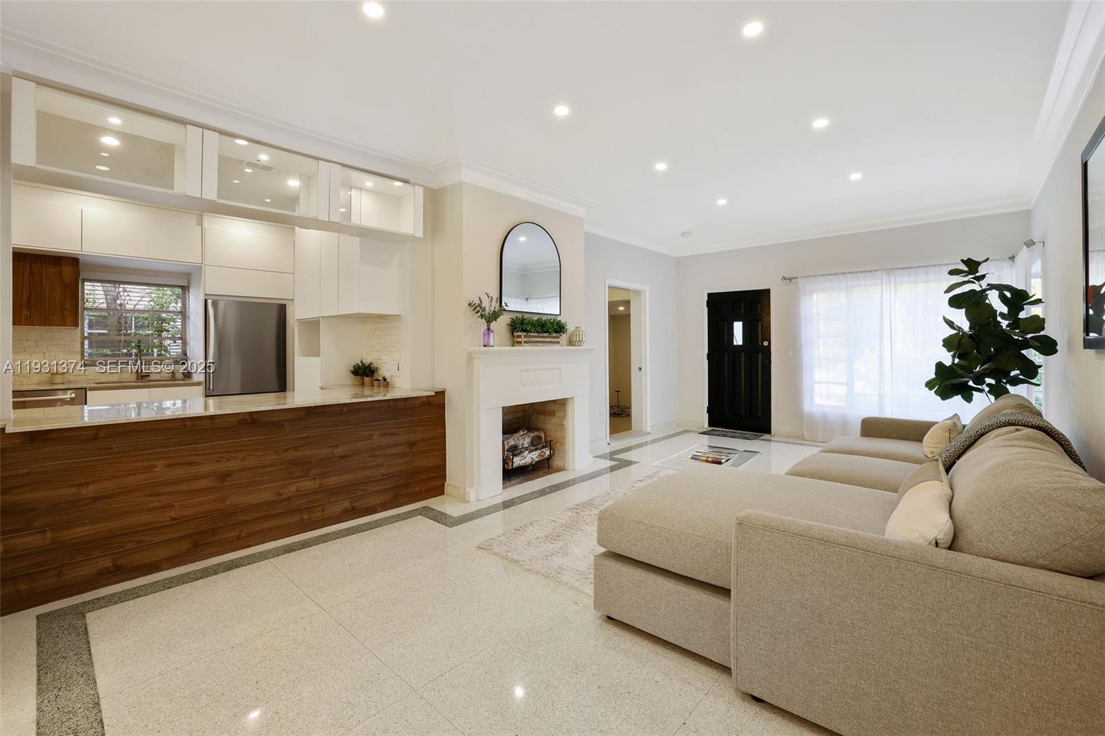 3760 Royal Palm Ave Miami Beach, FL 33140