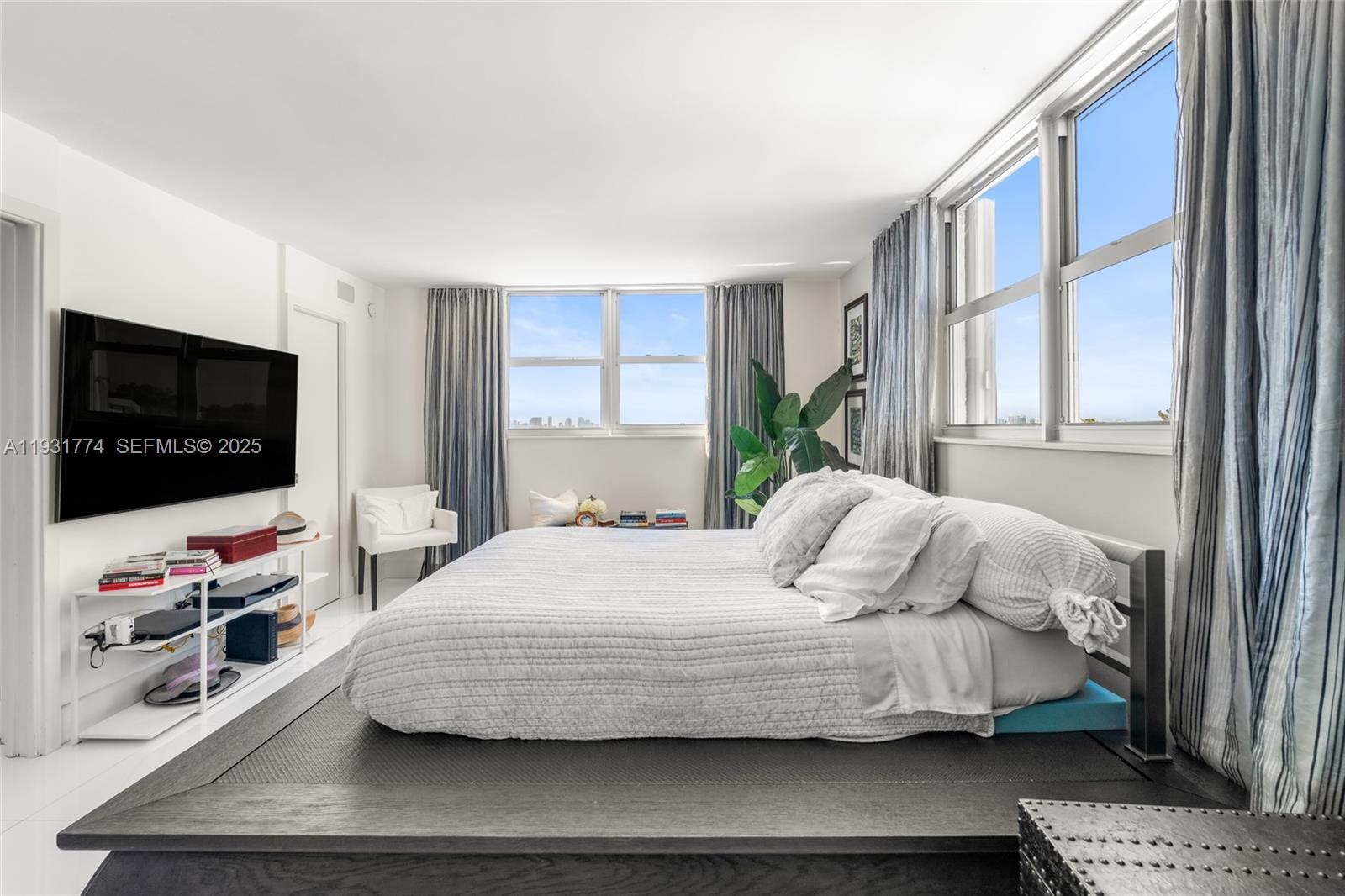 6900 Bay Dr #5K Miami Beach, FL 33141