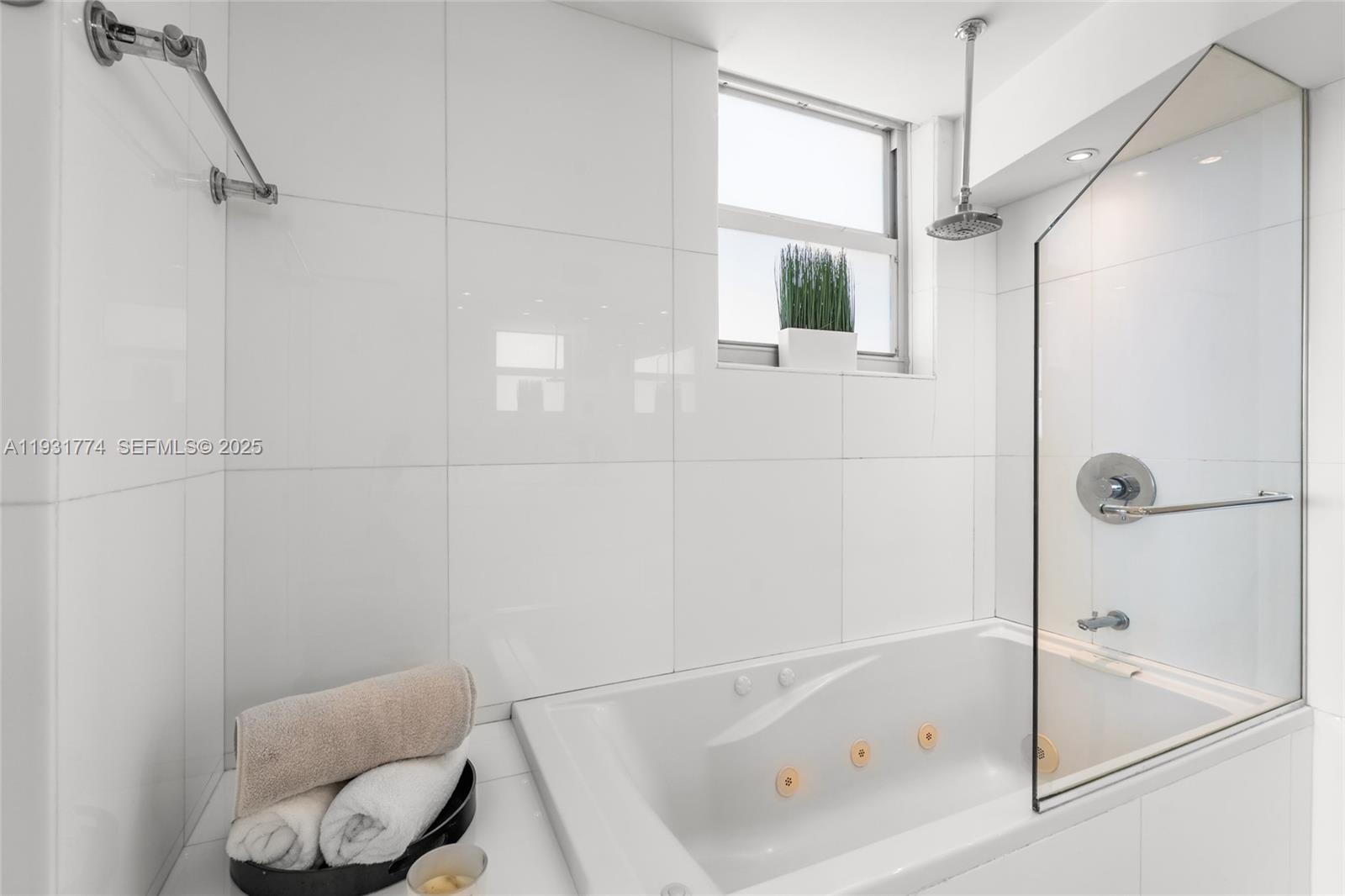 6900 Bay Dr #5K Miami Beach, FL 33141