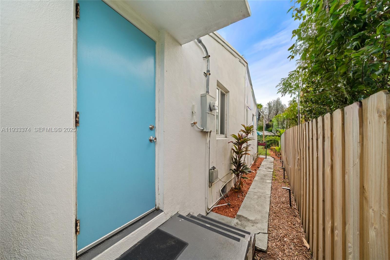 272 NW 42nd St Miami, FL 33127