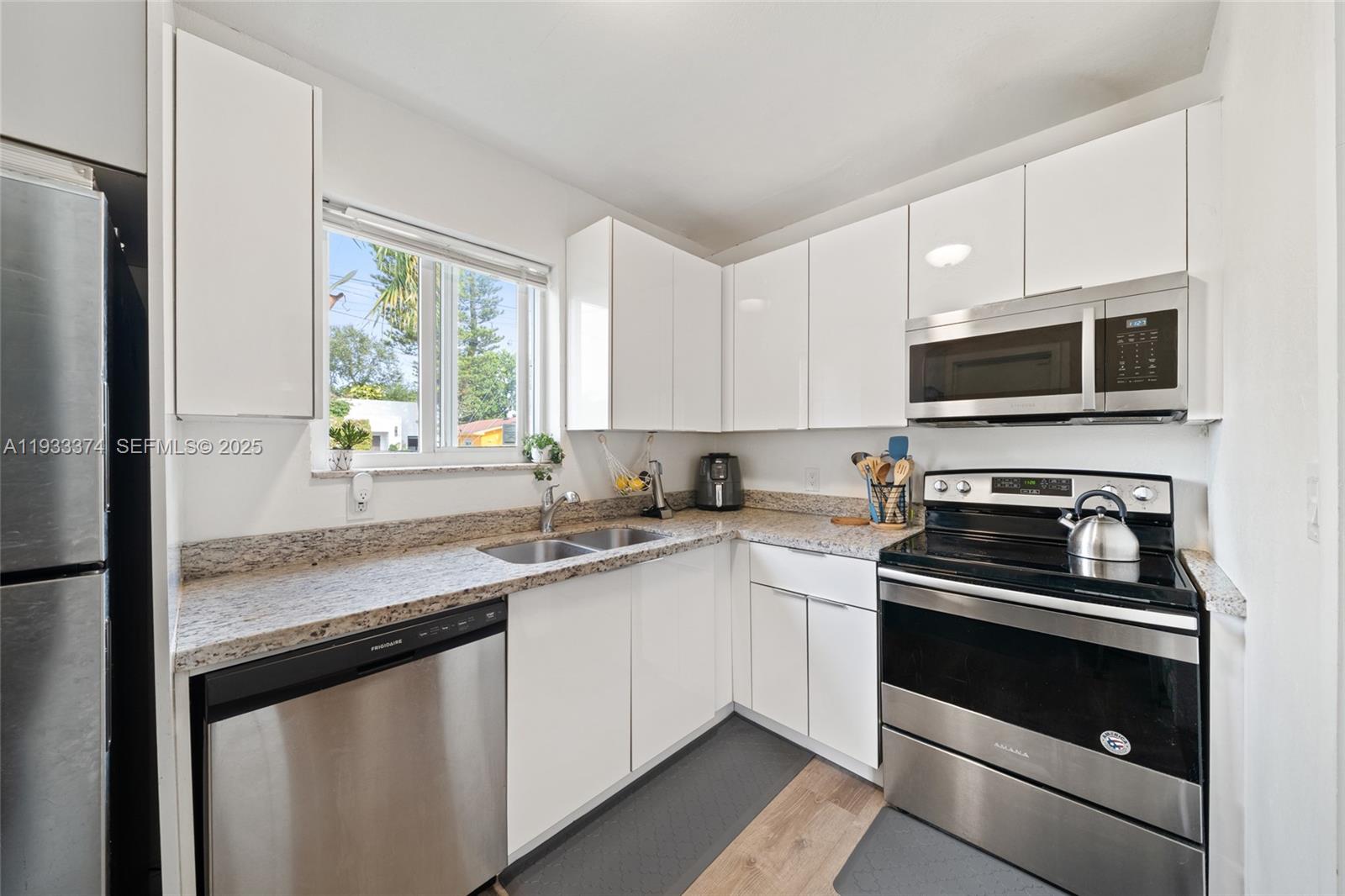 272 NW 42nd St Miami, FL 33127